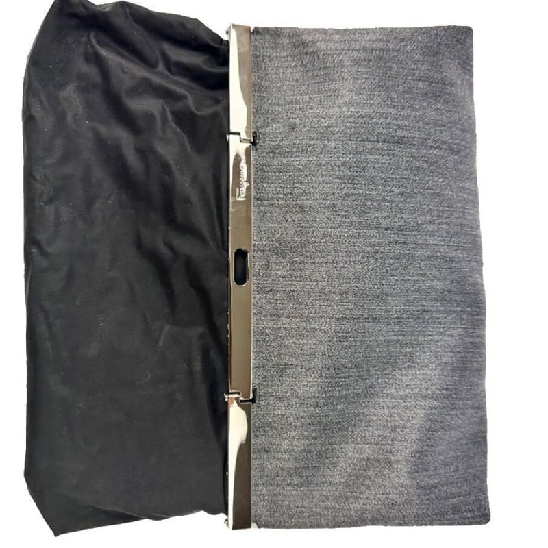 フェラガモ ガンチーニ マルチポーチ クラッチバッグ グレー シルバー