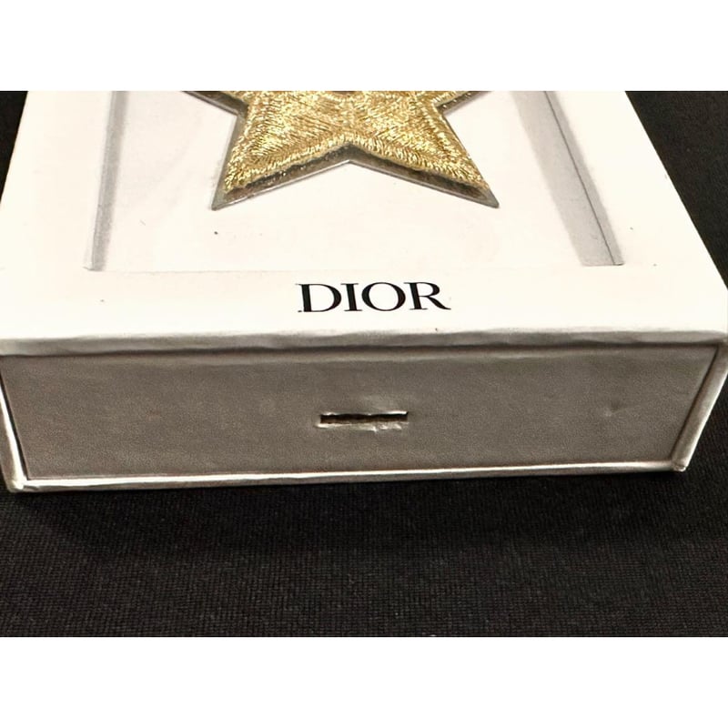 クリスチャンディオール Christian Dior ピンバッチ スター 星 クリスチャンディオール Christian Dior ピンバッチ スター 星