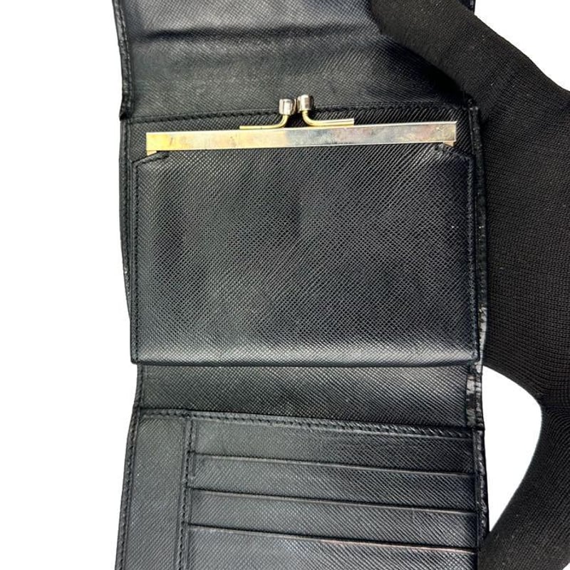 ジャンフランコ・フェレ 三つ折り財布 黒革 エナメル型押し
