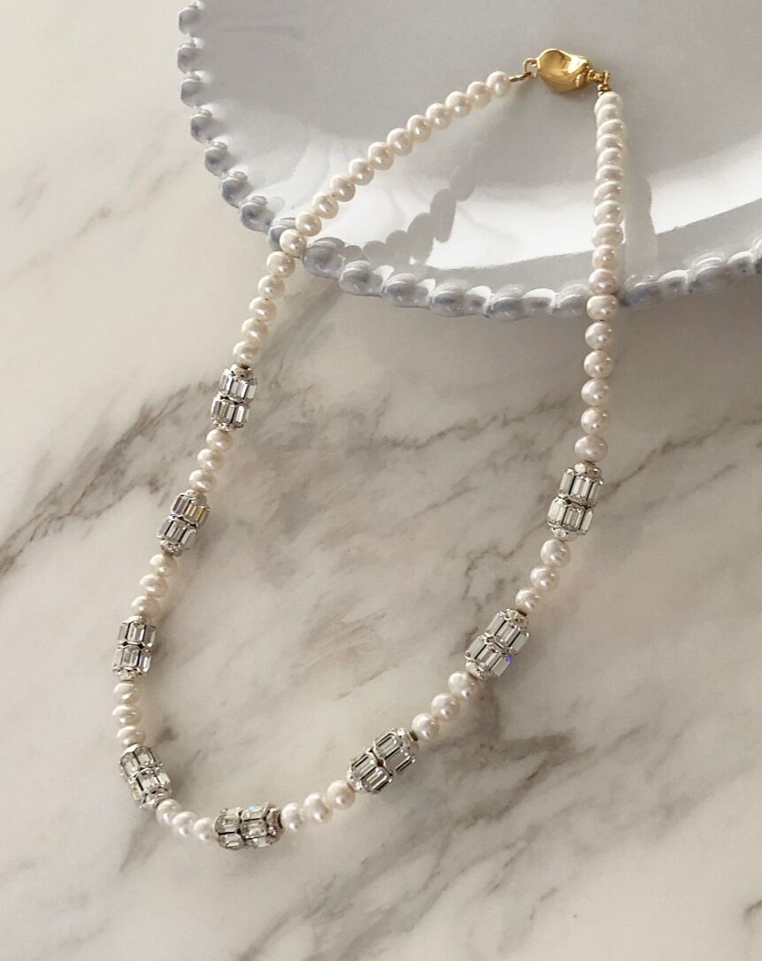 Timeless Pearly】パール×エメラルドカットビジューモチーフネックレス