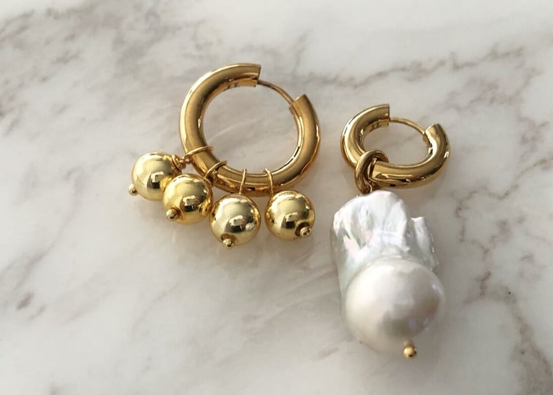 Timeless Pearly】バロックパール・ゴールドボール4粒ピアス | Les Che