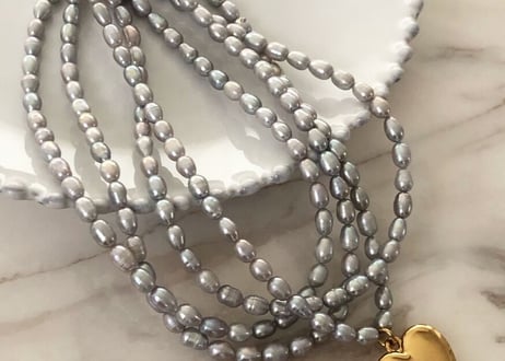 【Timeless Pearly】ブラックパール×ゴールドハートモチーフネックレス≪Les Cheminsオリジナル≫