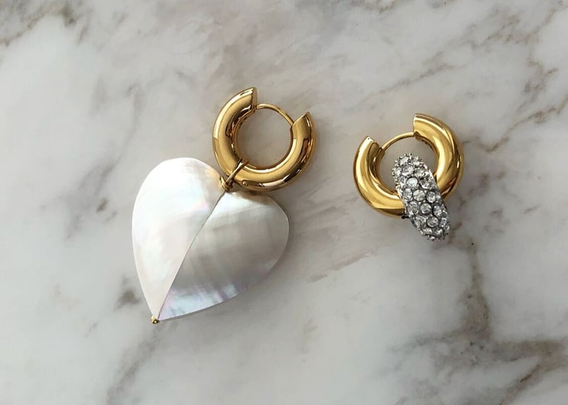 Timeless Pearly】Bigシェルハート・ビジューフープピアス | Les