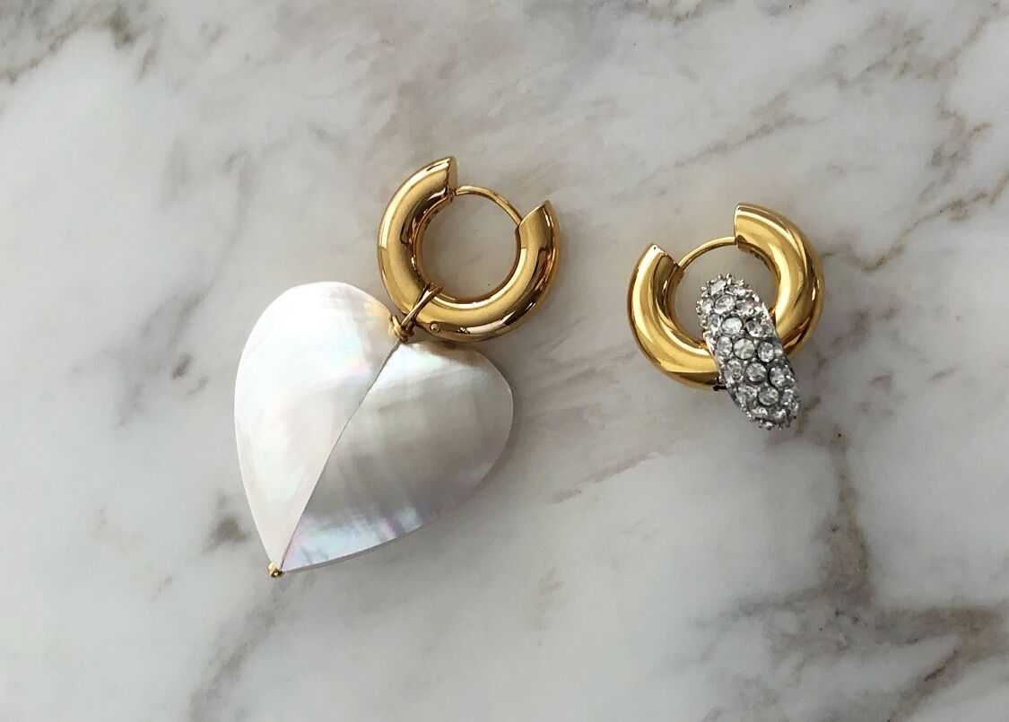 TIMELESS PEARLY ピアス ハートピアスのみ Timeless Pearly】Bigシェルハート・ビジューフープピアス | Les Che