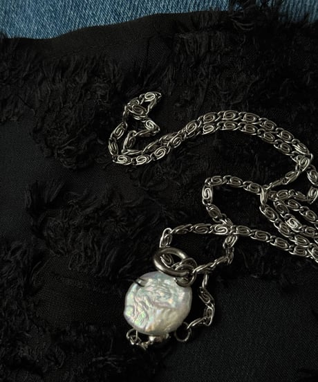 moon / necklace