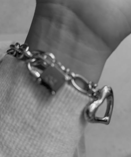 bond / bracelet