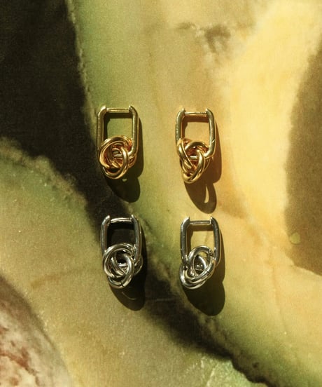 square[2way] / pierce