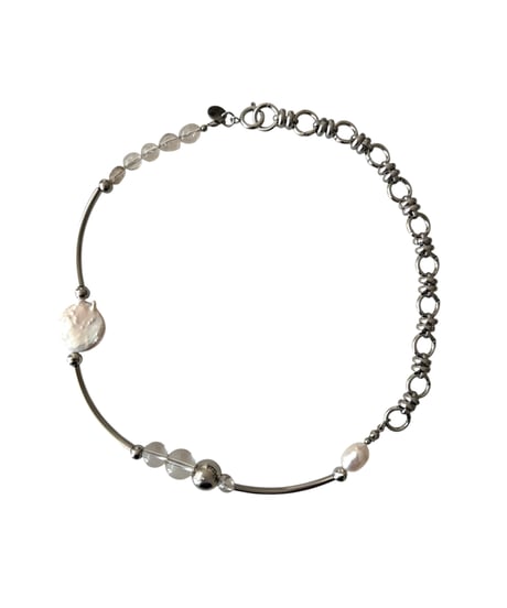 lily / necklace