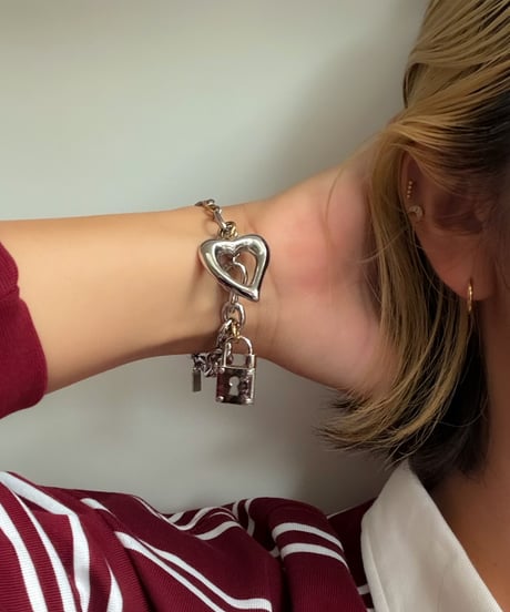 bond / bracelet
