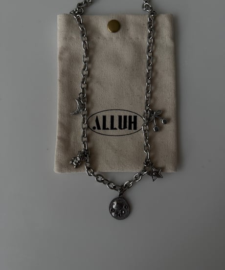 ron / necklace