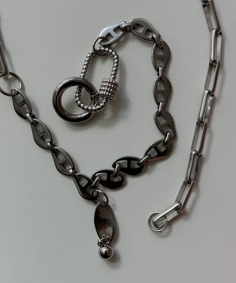 hugo / necklace