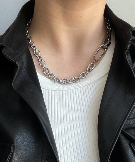 robert / necklace
