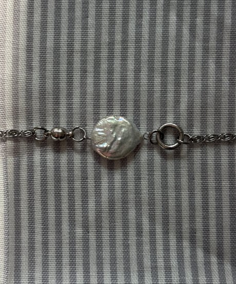 moon / necklace