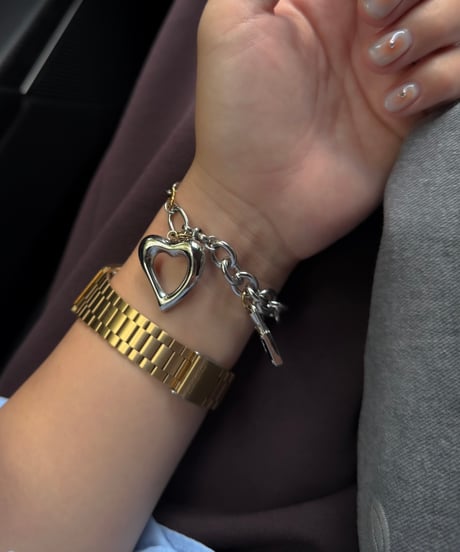 bond / bracelet
