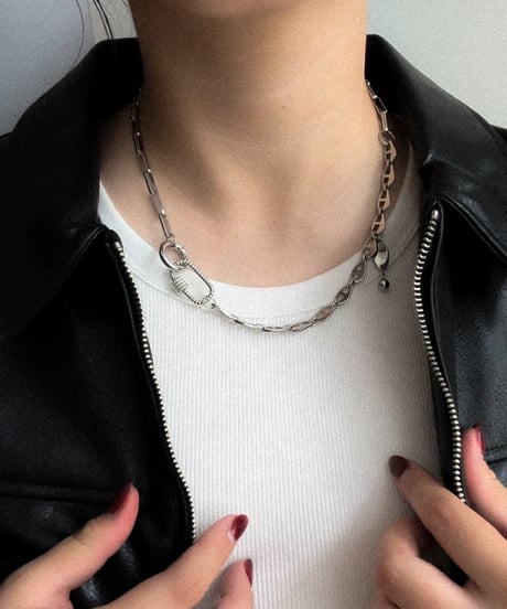 hugo / necklace