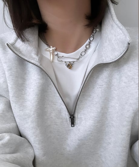 oakley / necklace