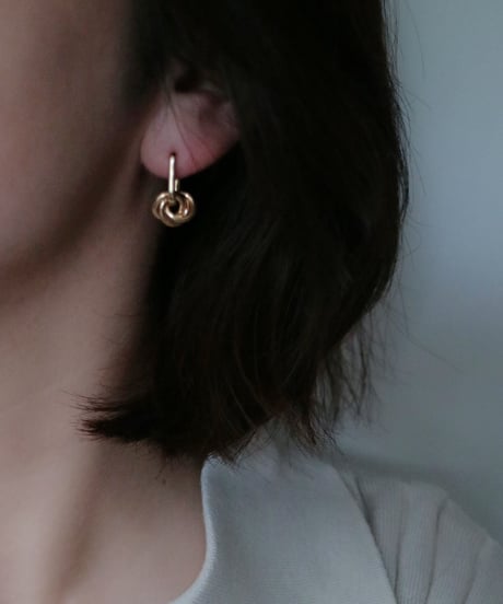 square[2way] / pierce