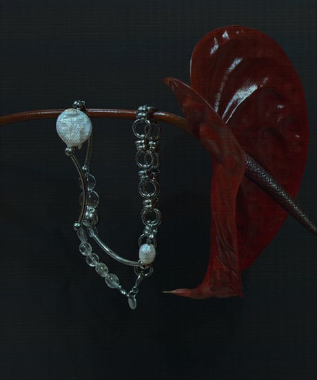 lily / necklace