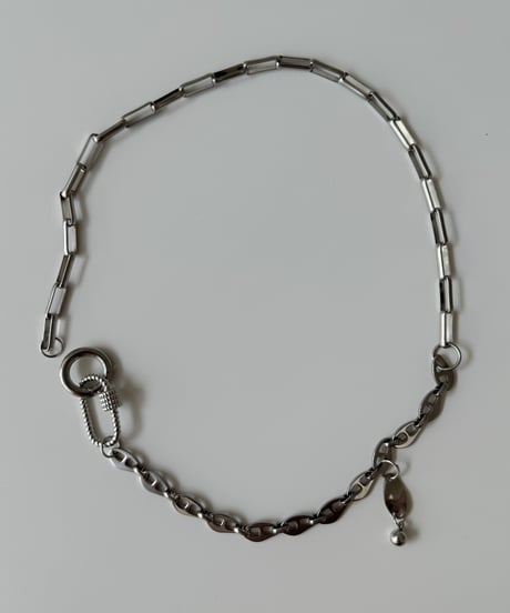 hugo / necklace