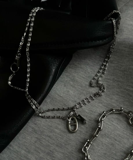 freak / necklace