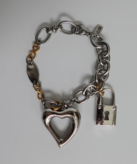 bond / bracelet