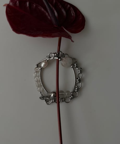 lily / necklace
