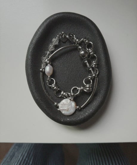 lily / necklace