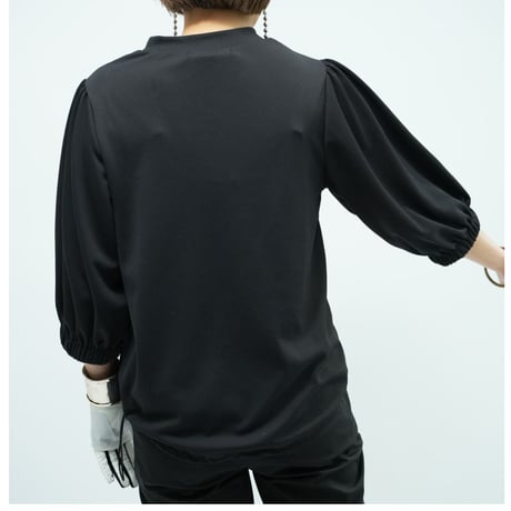 Maison Neude【 pinmesh balloon-sleeve mockneck 】