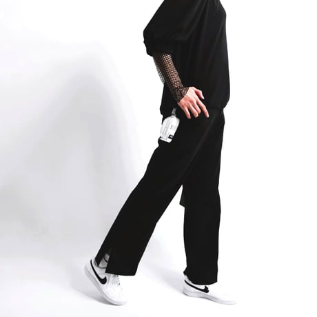 Maison Neude【 high tension slit-pants 】