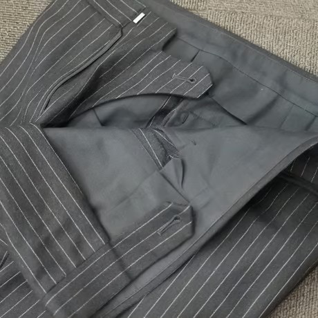 M74｜International Gallery BEAMS 段返り3ボタンブラックストライプスーツ(46) 定価132,000円 インターナショナルギャラリービームス