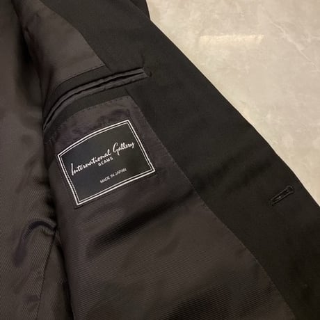 L134.5｜International Gallery BEAMS 2Bブラックシャドーストライプスーツ(48) 定価123,000円 インターナショナルギャラリービームス