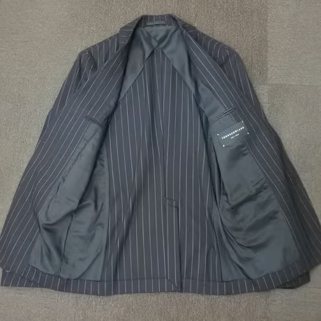 205｜TOMORROWLAND 2Bブラックストライプスーツ(44) 定価97,200円 ト