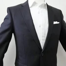 MODEL⑨ 身長173cm 体重58kg | ブランドスーツレンタルshop｜Re;sui
