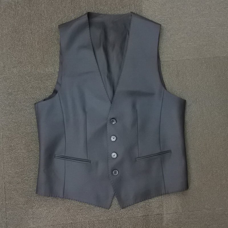 65|HUGO BOSS(ヒューゴボス) 2B艶ブラック3ピーススーツ(48 65|HUGO BOSS(ヒューゴボス) 2B艶ブラック3ピーススーツ(48