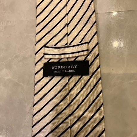N36｜BURBERRY BLACK LABEL  ホワイト✕ネイビーレジメンタイ