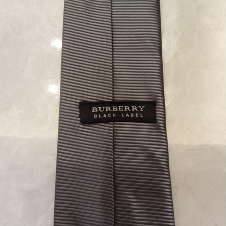 N22｜BURBERRY LONDON  光沢グレータイ