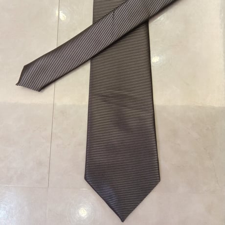 N22｜BURBERRY LONDON  光沢グレータイ