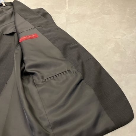 XL197｜D'URBAN( ダーバン) 段返り3Bダークグレースーツ(BB7)