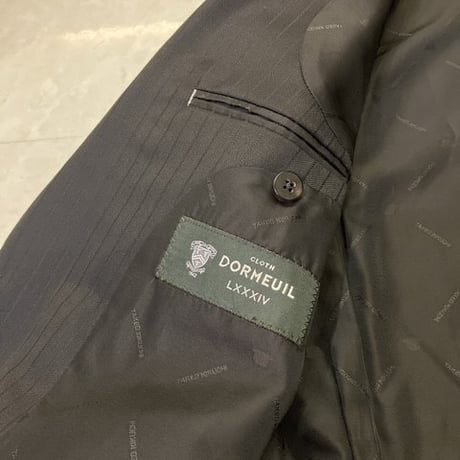 L151｜TAKEO KIKUCHI✕DORMEUIL 2Bブラックシャドーストライプスーツ(3) 定価99,000円 タケオキクチ