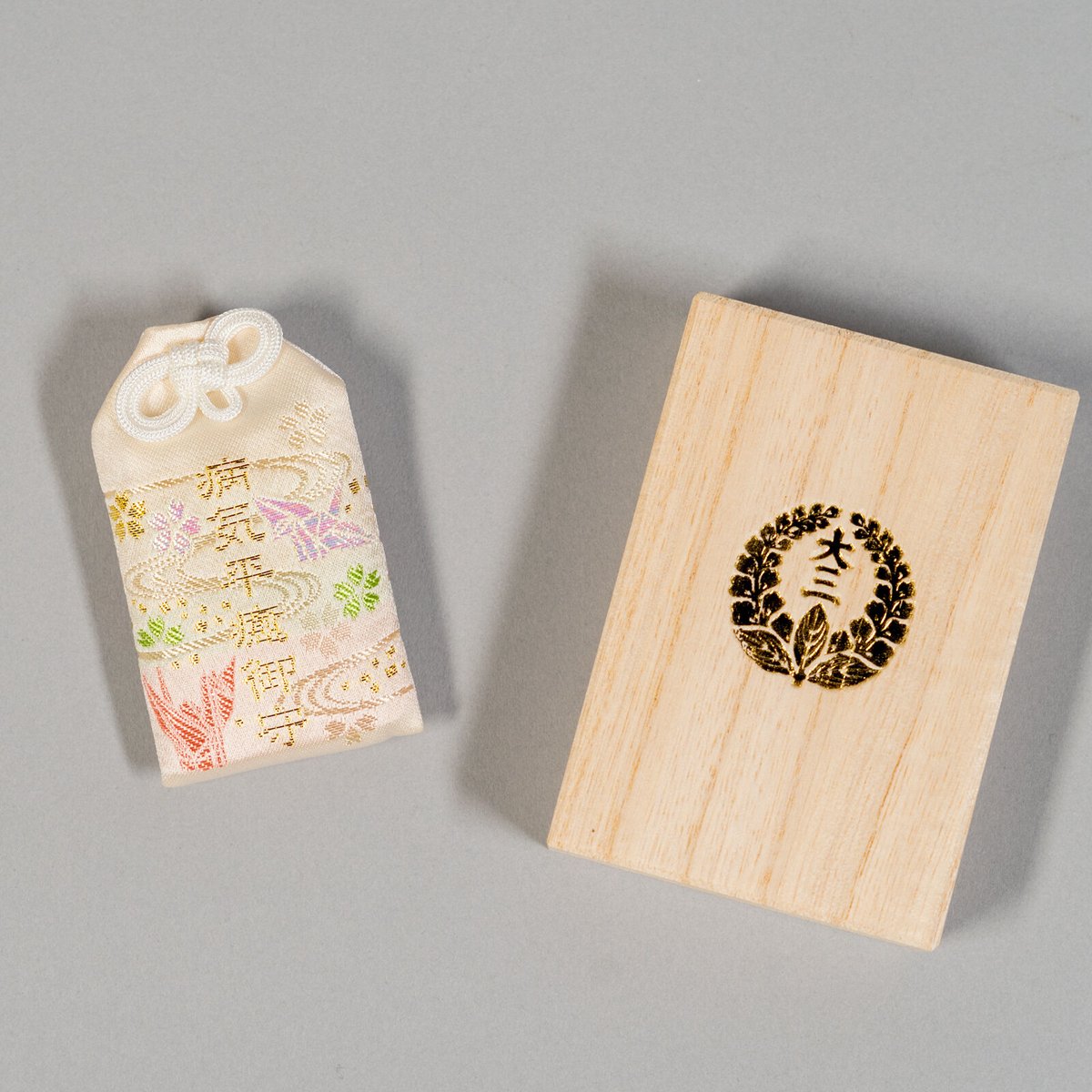 徹底した天界交流 御守り healer皇 病気平癒御守 | 桑名宗社（春日神社）