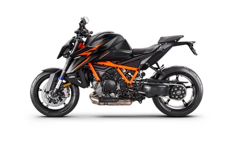 24 1390 SUPER DUKE R EVO