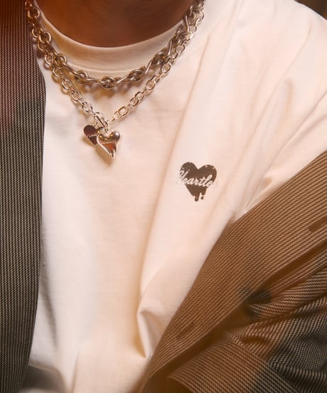 "Heartless" Tシャツ