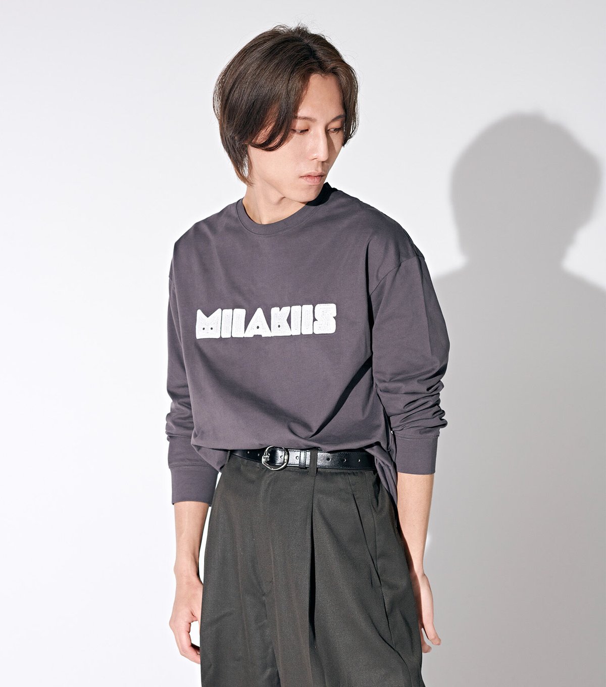 チェーンロゴ刺繍ロンT | Miiakiis Official Store チェーンロゴ刺繍ロンT | Miiakiis Official Store