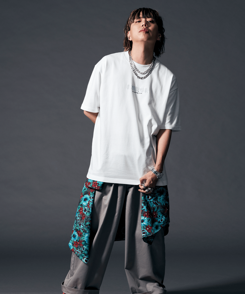美品 一点物 デザイナーズ 半袖 Tシャツ 刺繍 ラメ ブルー 青 M L XL ERROR ラメ刺繍Tシャツ | Miiakiis Official Store