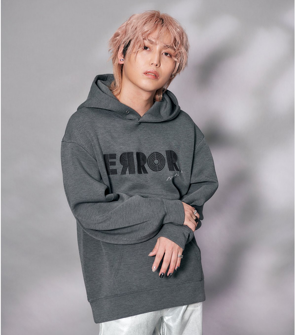 ERROR ラメ刺繍パーカー | Miiakiis Official Store ERROR ラメ刺繍パーカー | Miiakiis Official Store