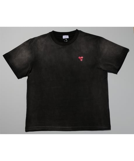 "Heartless" Tシャツ