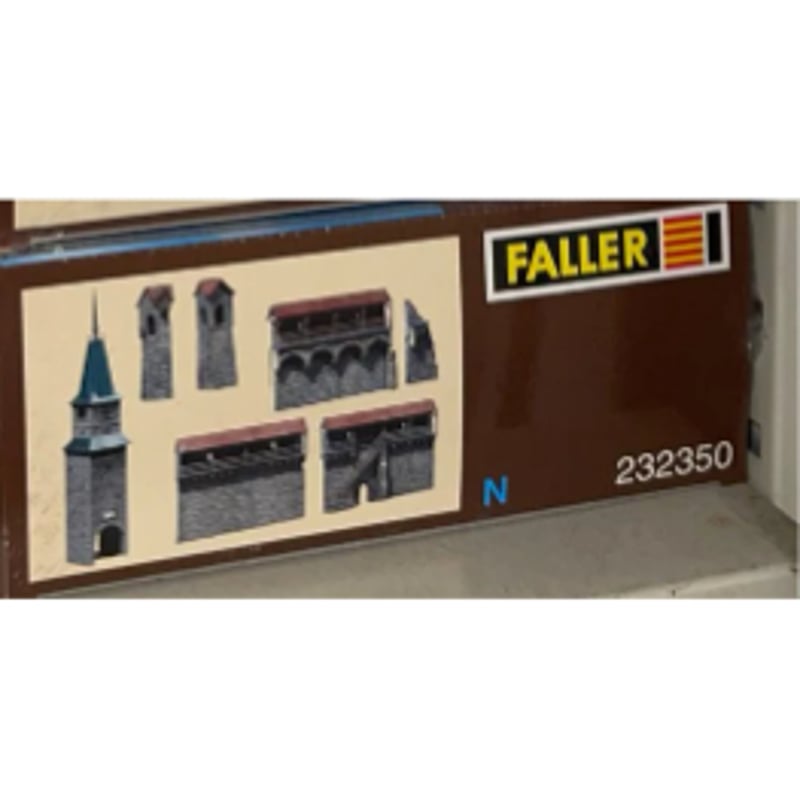 旧市街ウォールセット(Faller N 232355） Old town wall set | Town houses | Urban flair | Miniature