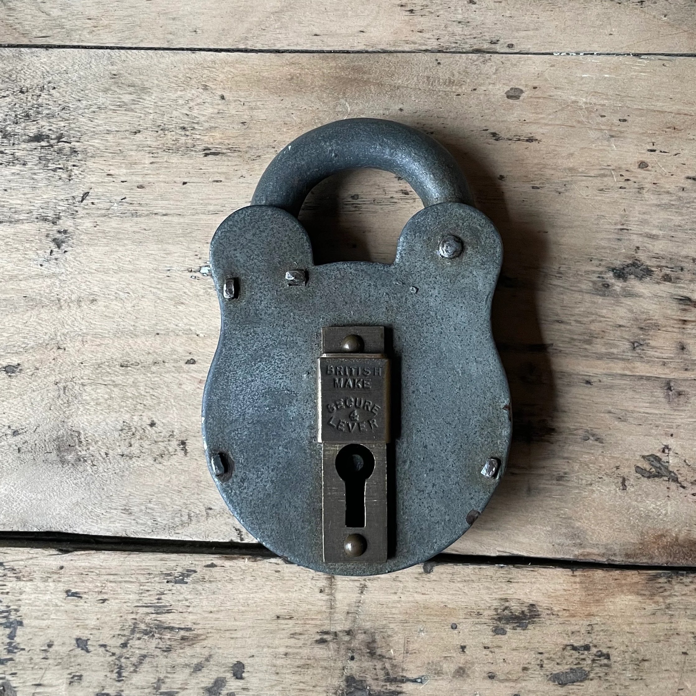 クマ型 南京錠 イギリスアンティーク | OGISHIMA COFFEE Antiques