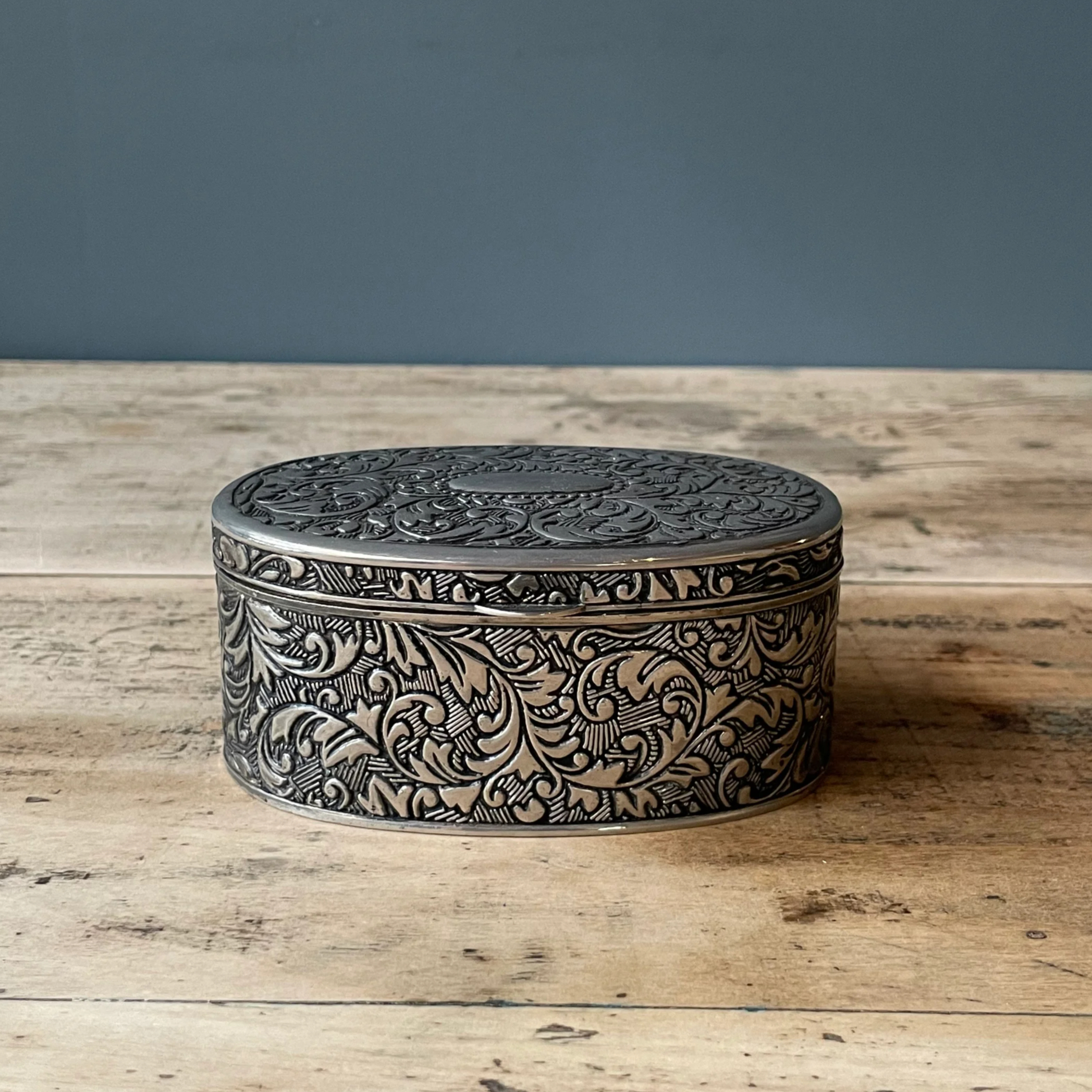 金属製 彫金 小物入れ フランスアンティーク | OGISHIMA COFFEE Antiques