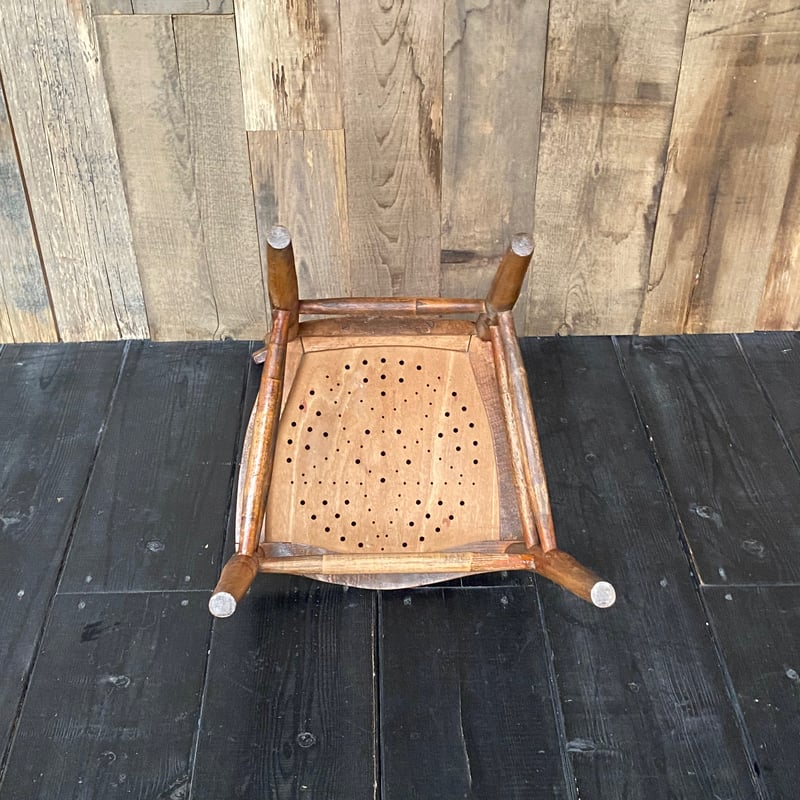 木製カフェチェア 座面パンチング フランスアンティーク ㉚ | OGISHIMA